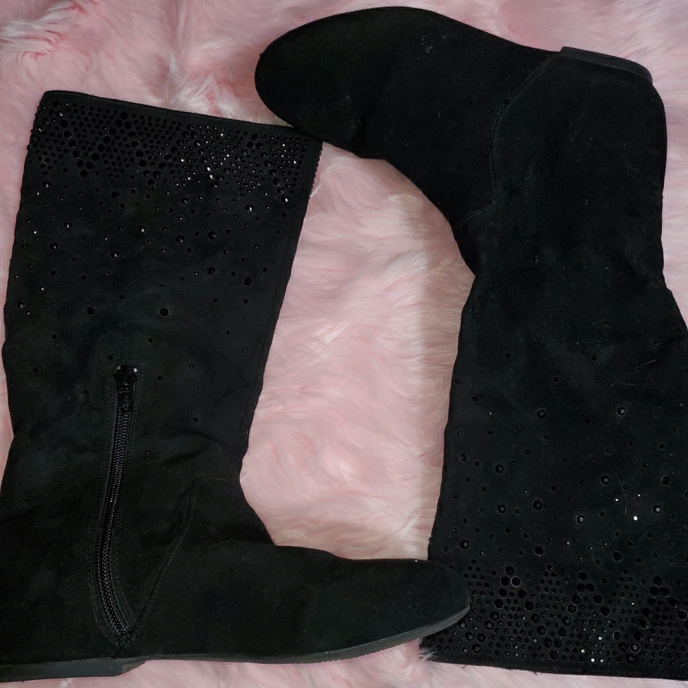 Black boots
